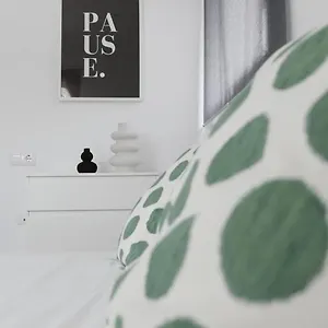 https://modern-apartment-400m-from-the-beach.es-andalucia.com